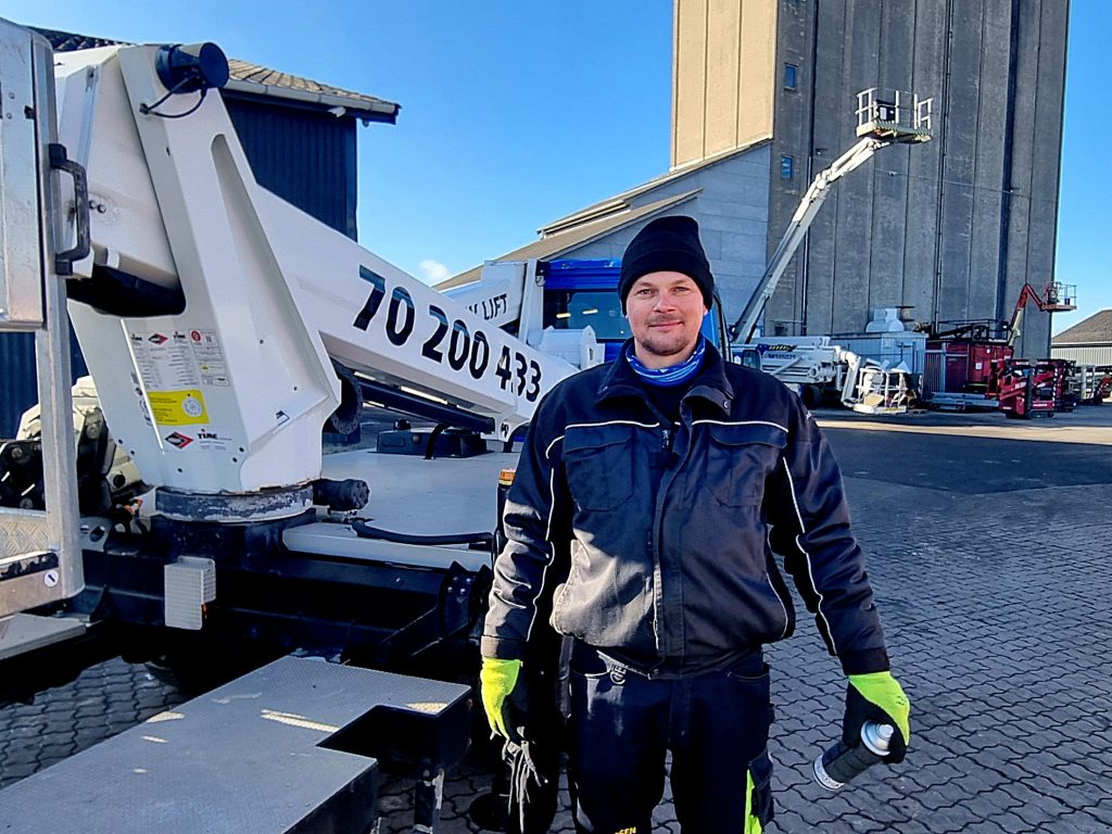 Modtagemedarbejder hos Slagelse Lift