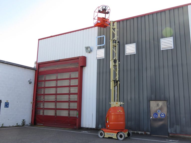 JLG Toucan 10E-l på arbejde